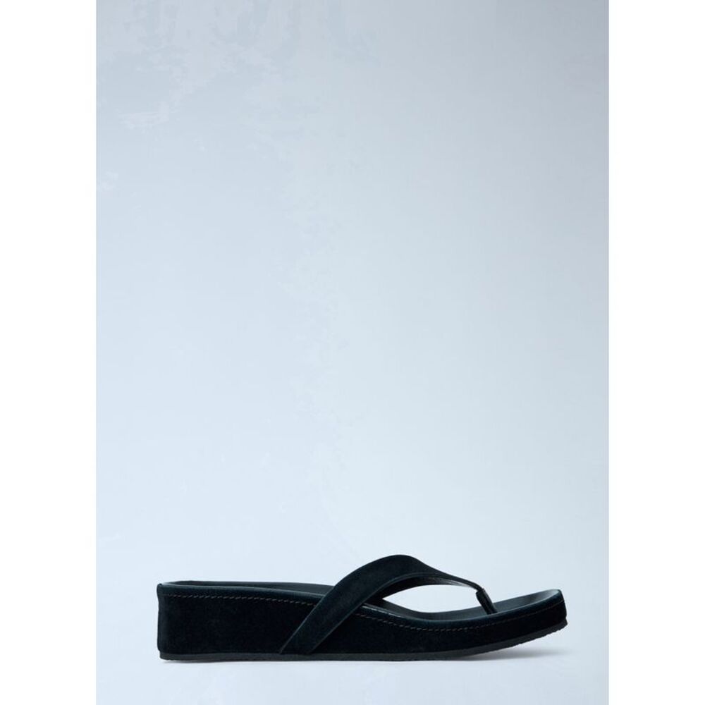 Phoebe Philo Women Round Flip Flop
